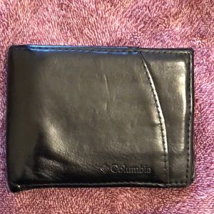 Columbia wallet